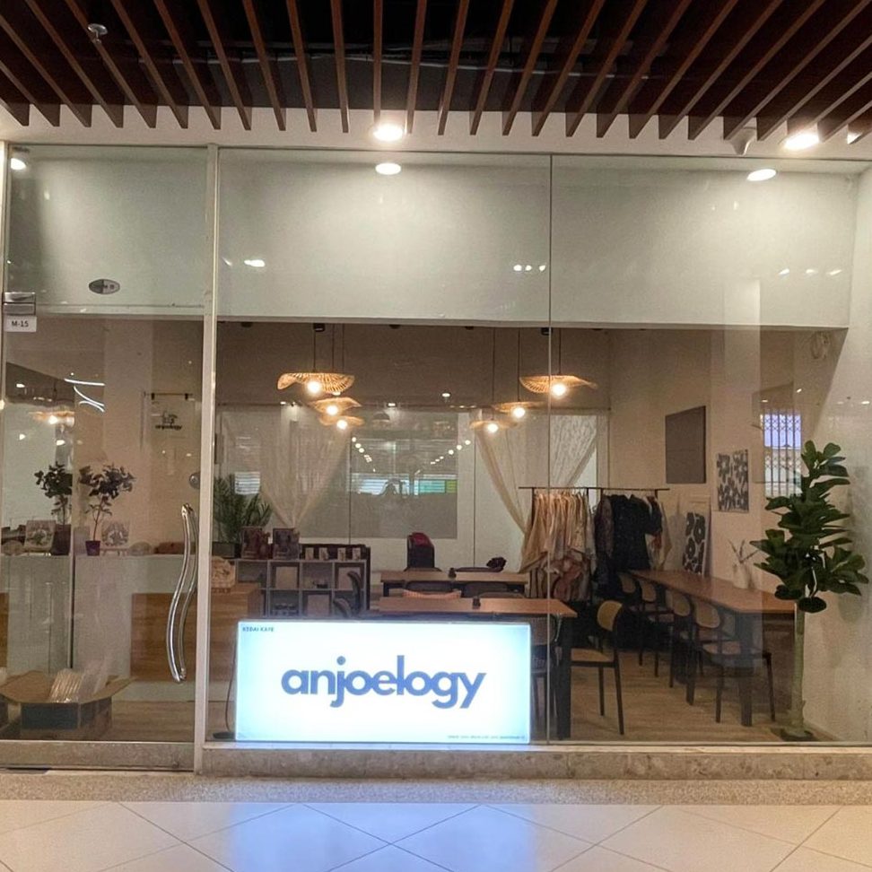 Anjoelogy Cafe 1 anjoelogy cafe
