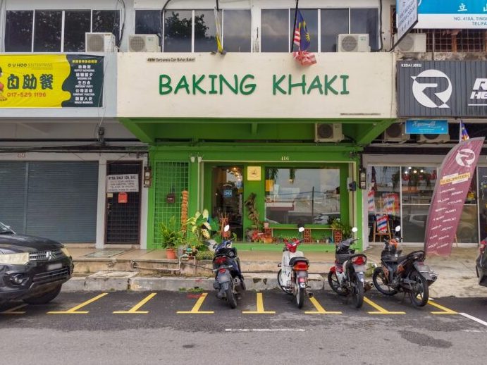 baking khaki