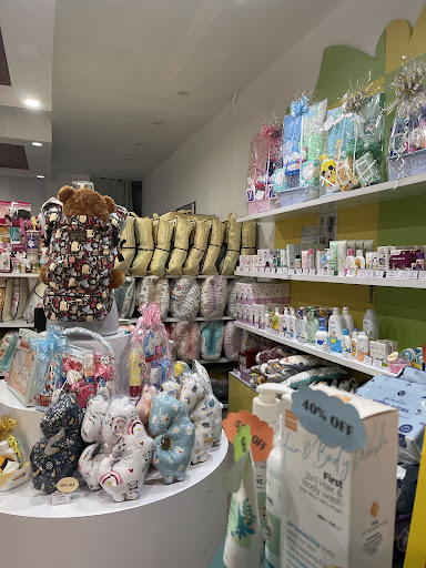 Izzlyku Mom & Baby Boutique Kepala Batas