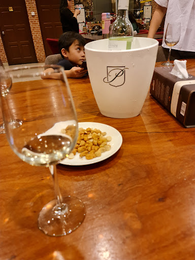 Wine 'n' Liquor Wine 'n' Liquor