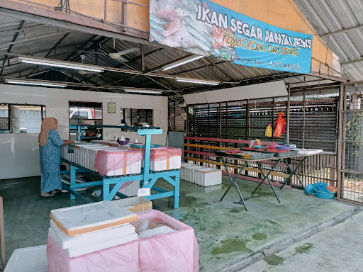 kedai kan segar pantai remis Niza