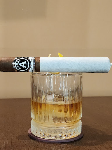 J19 Settee Cigar Lounge J19 Settee Cigar Lounge