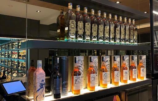 Vantage Wine & Cigar Lounge