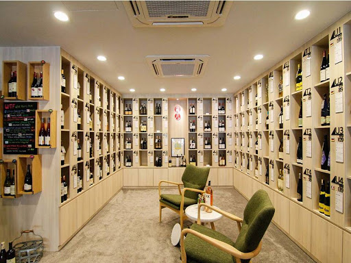 Whiskey & Wine Collection Whiskey & Wine Collection