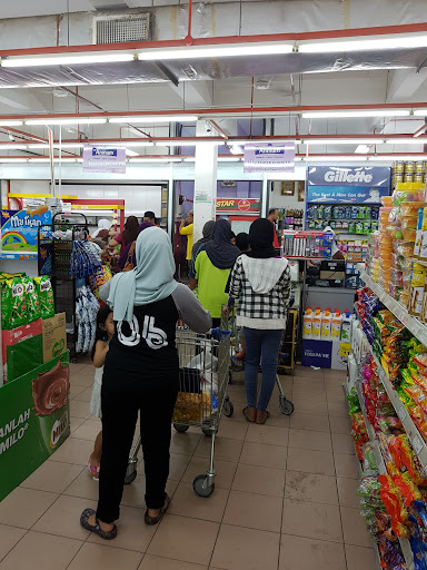 Family Store Masjid Tanah