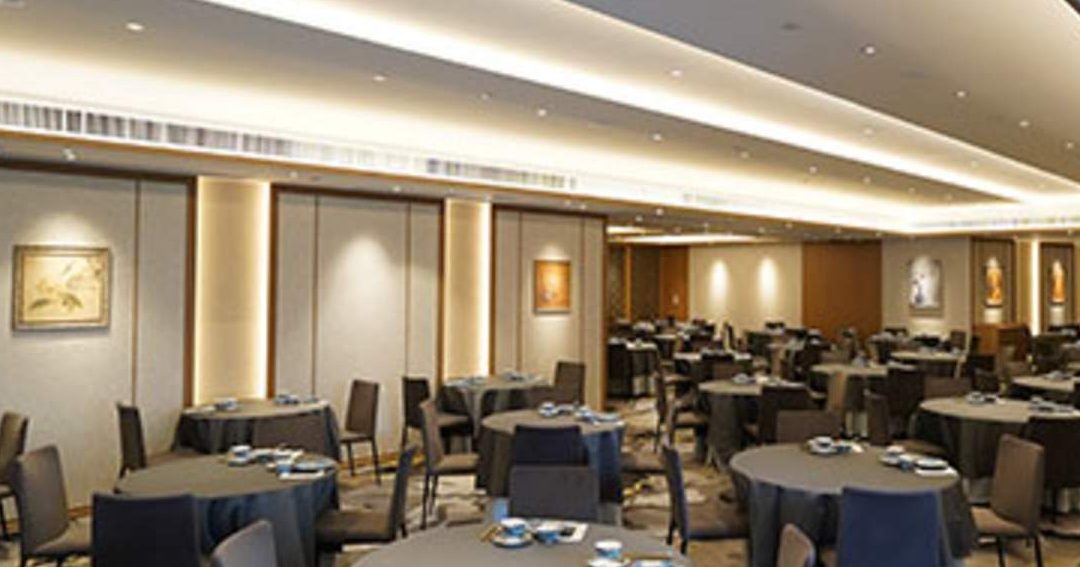 restoran bulan penuh